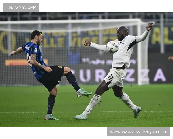 足球队长怒吼队友：跑起来，冲刺未来！